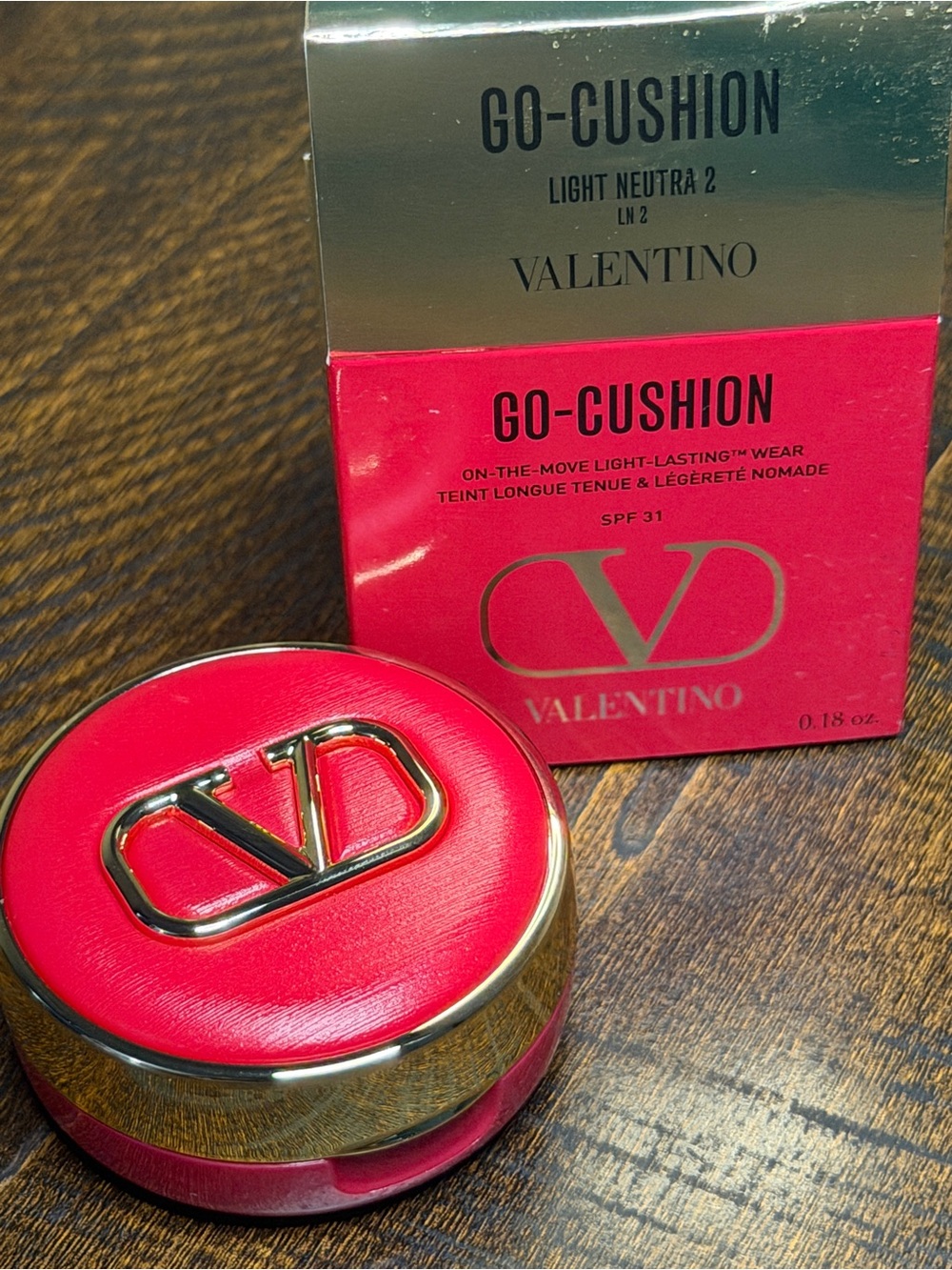 LN2-Valentino Go-Cushion in Light Neutral 2- - Picture 1 of 7
